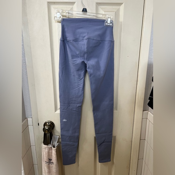 Alo leggings! - Picture 2 of 4